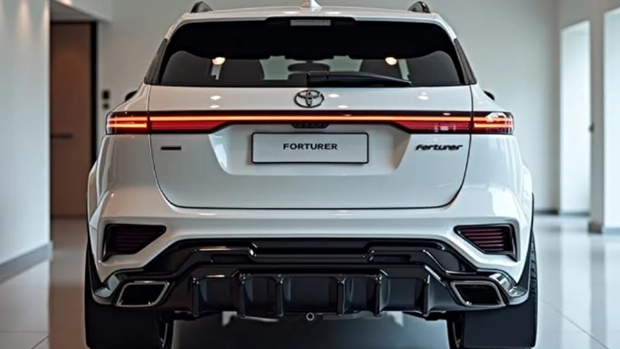Toyota Fortuner 2025 : 7-Seater Stylish SUV with 36 km/l Mileage & Premium Smart Features!